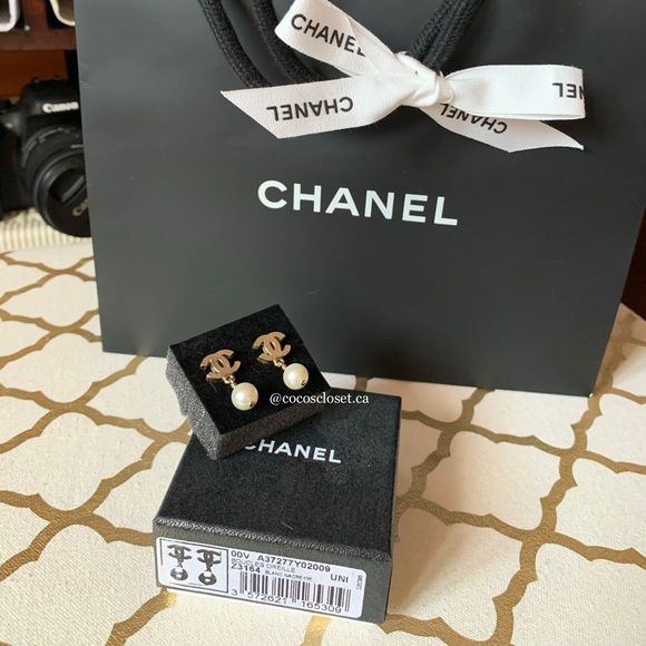Chanel Pearl Drop Earrings - Picture 1 of 2